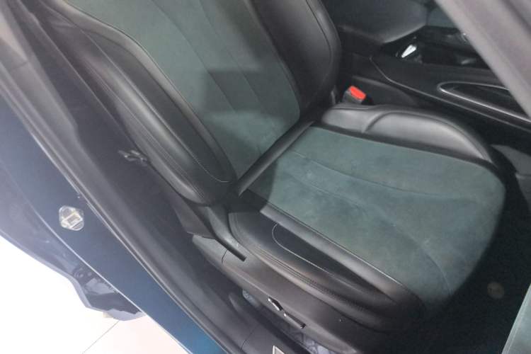 Used Geely Auto Monjaro L 2021 2.0TD DCT EVO Two-Wheel-Drive Flagship Version Right Front Seat