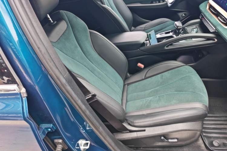 Used Geely Auto Monjaro L 2021 2.0TD DCT EVO Two-Wheel Drive Smart Luxury Version Right Front Seat