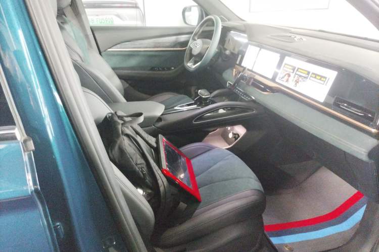 Used Geely Auto Monjaro L 2021 2.0TD DCT EVO Two-Wheel Drive Smart Luxury Version Right Front Seat