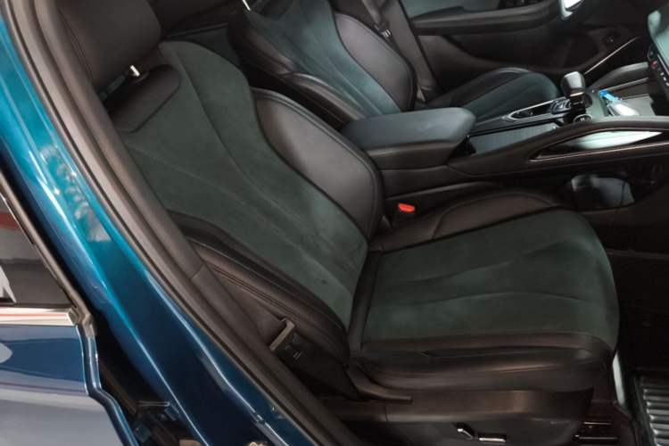 Used Geely Auto Monjaro L 2021 2.0TD High-Power Automatic All-Wheel Drive Luxury Version Right Front Seat