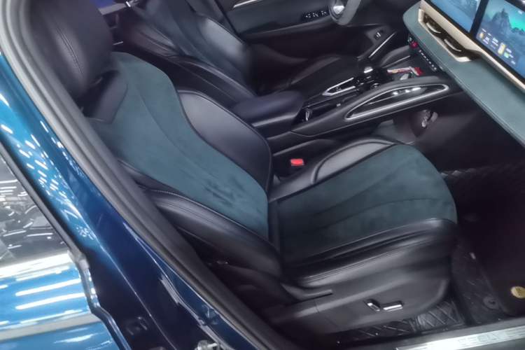 Used Geely Auto Monjaro L 2021 2.0TD DCT EVO Two-Wheel Drive Prestige Version Right Front Seat