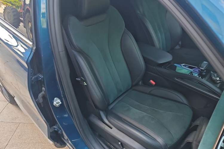 Used Geely Auto Monjaro L 2021 2.0TD DCT EVO Two-Wheel Drive Smart Luxury Version Right Front Seat