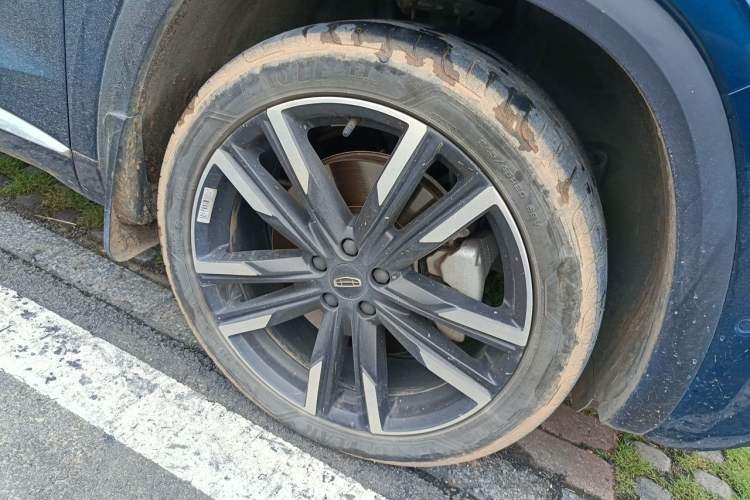 Used Geely Auto Monjaro L 2021 2.0TD High-Power Automatic All-Wheel-Drive Flagship Version Right Front Wheel Hub