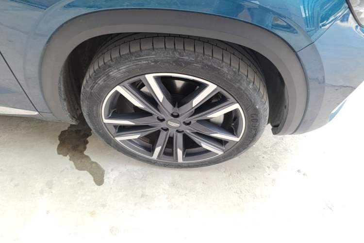Used Geely Auto Monjaro L 2021 2.0TD High-Power Automatic All-Wheel-Drive Flagship Version Right Front Wheel Hub