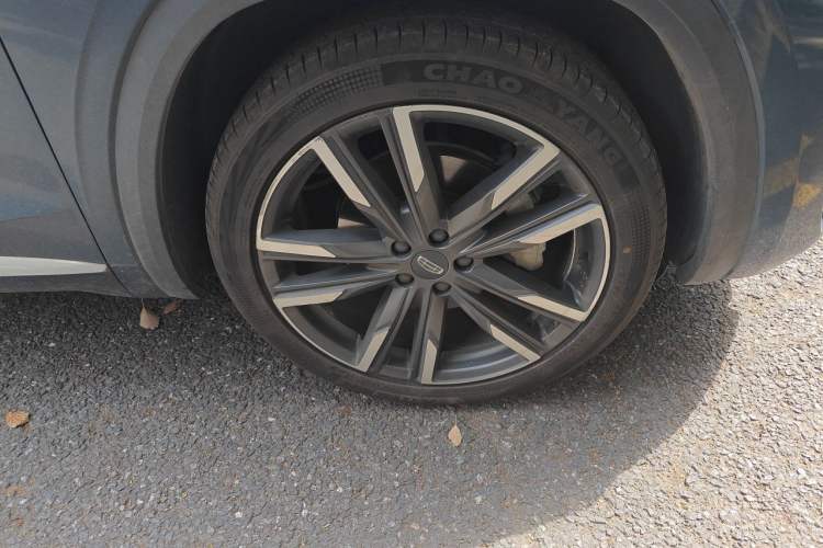 Used Geely Auto Monjaro L 2021 2.0TD DCT EVO Two-Wheel Drive Prestige Version Right Front Wheel Hub