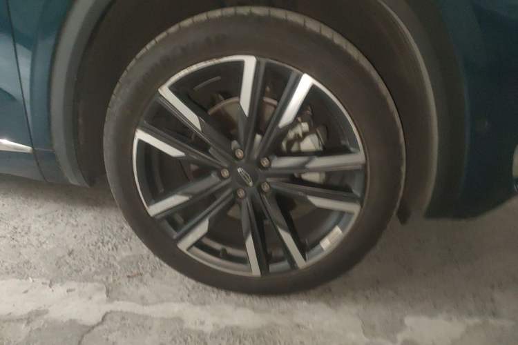 Used Geely Auto Monjaro L 2021 2.0TD DCT EVO Two-Wheel Drive Smart Luxury Version Right Front Wheel Hub