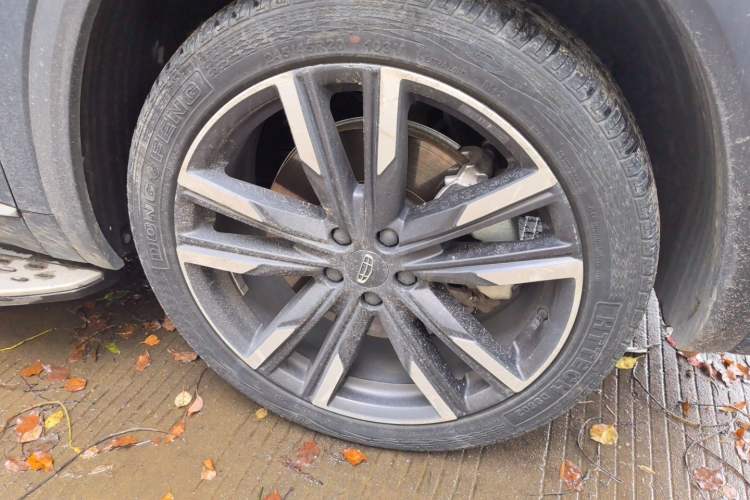 Used Geely Auto Monjaro L 2021 2.0TD High-Power Automatic All-Wheel-Drive Flagship Version Right Front Wheel Hub