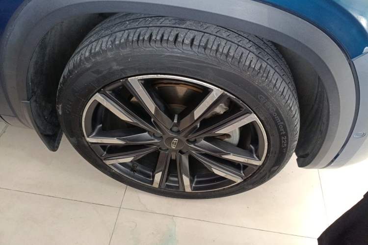 Used Geely Auto Monjaro L 2021 2.0TD High-Power Automatic All-Wheel-Drive Flagship Version Right Front Wheel Hub