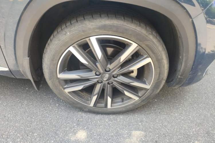 Used Geely Auto Monjaro L 2021 2.0TD DCT EVO Two-Wheel Drive Prestige Version Right Front Wheel Hub