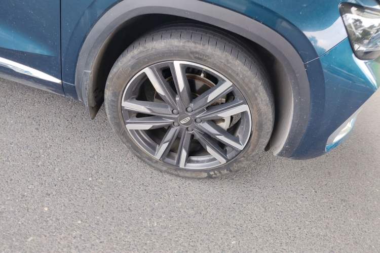 Used Geely Auto Monjaro L 2021 2.0TD DCT EVO Two-Wheel Drive Prestige Version Right Front Wheel Hub