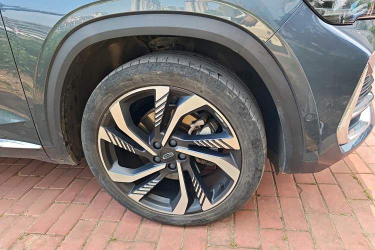Used Geely Auto Monjaro L 2021 2.0TD DCT EVO Two-Wheel-Drive Flagship Version Right Front Wheel Hub