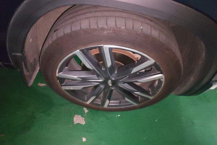 Used Geely Auto Monjaro L 2021 2.0TD DCT EVO Two-Wheel Drive Smart Luxury Version Right Front Wheel Hub