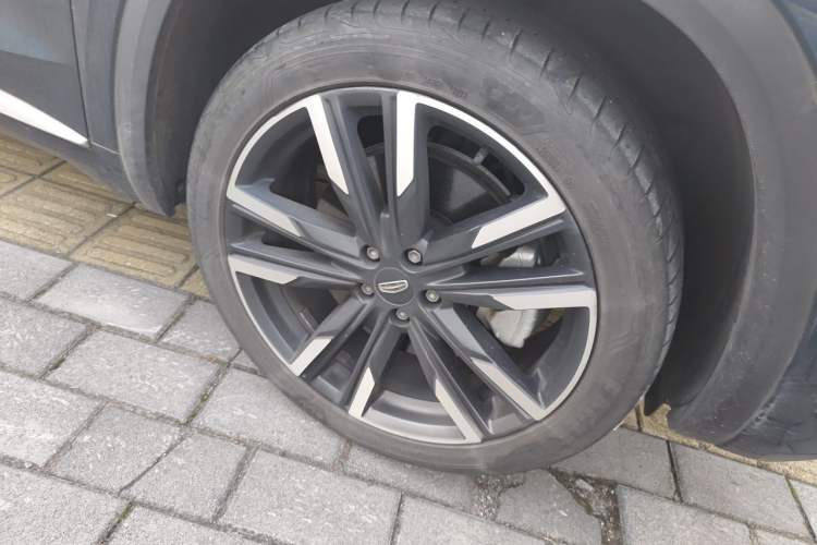 Used Geely Auto Monjaro L 2021 2.0TD High-Power Automatic All-Wheel Drive Luxury Version Right Front Wheel Hub