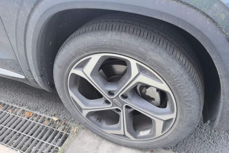 Used Geely Auto Monjaro L 2021 2.0TD DCT EVO Two-Wheel Drive Prestige Version Right Front Wheel Hub