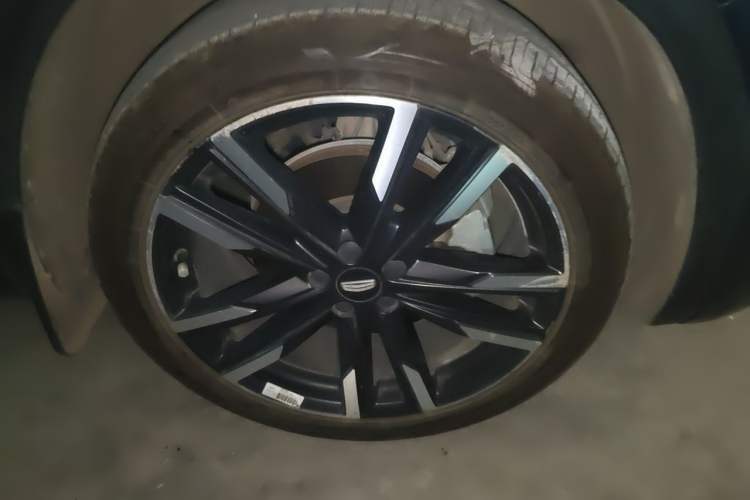 Used Geely Auto Monjaro L 2021 2.0TD DCT EVO Two-Wheel Drive Prestige Version Right Front Wheel Hub