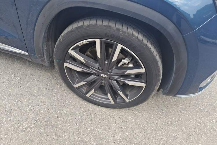 Used Geely Auto Monjaro L 2021 2.0TD High-Power Automatic All-Wheel-Drive Flagship Version Right Front Wheel Hub