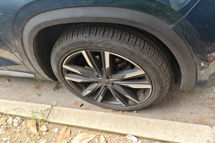 Used Geely Auto Monjaro L 2021 2.0TD DCT EVO Two-Wheel-Drive Flagship Version Right Front Wheel Hub