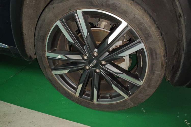 Used Geely Auto Monjaro L 2021 2.0TD DCT EVO Two-Wheel Drive Smart Luxury Version Right Front Wheel Hub
