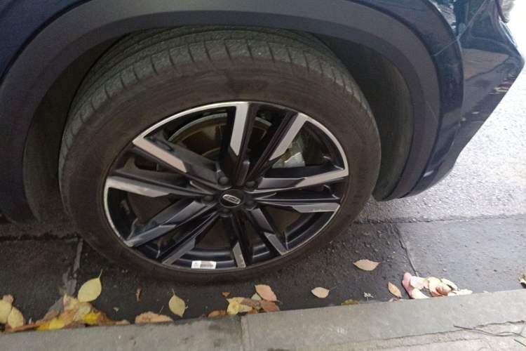 Used Geely Auto Monjaro L 2021 2.0TD DCT EVO Two-Wheel Drive Prestige Version Right Front Wheel Hub
