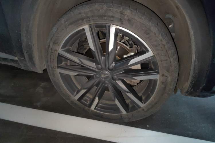 Used Geely Auto Monjaro L 2021 2.0TD DCT EVO Two-Wheel Drive Smart Luxury Version Right Front Wheel Hub