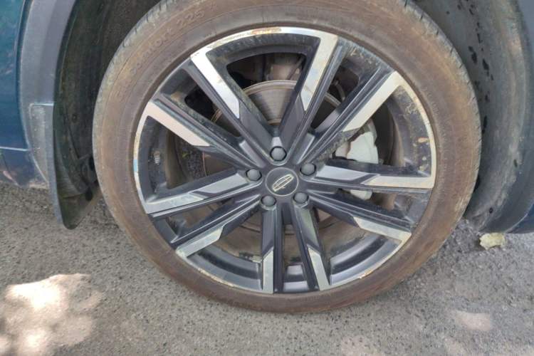 Used Geely Auto Monjaro L 2021 2.0TD DCT EVO Two-Wheel Drive Prestige Version Right Front Wheel Hub