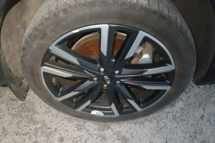 Used Geely Auto Monjaro L 2021 2.0TD High-Power Automatic All-Wheel-Drive Flagship Version Right Front Wheel Hub
