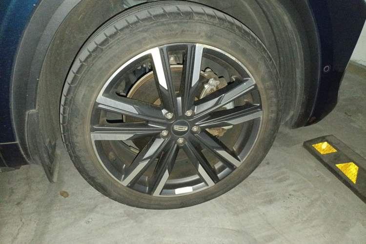 Used Geely Auto Monjaro L 2021 2.0TD High-Power Automatic All-Wheel-Drive Flagship Version Right Front Wheel Hub