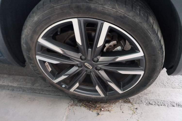 Used Geely Auto Monjaro L 2021 2.0TD DCT EVO Two-Wheel Drive Smart Luxury Version Right Front Wheel Hub