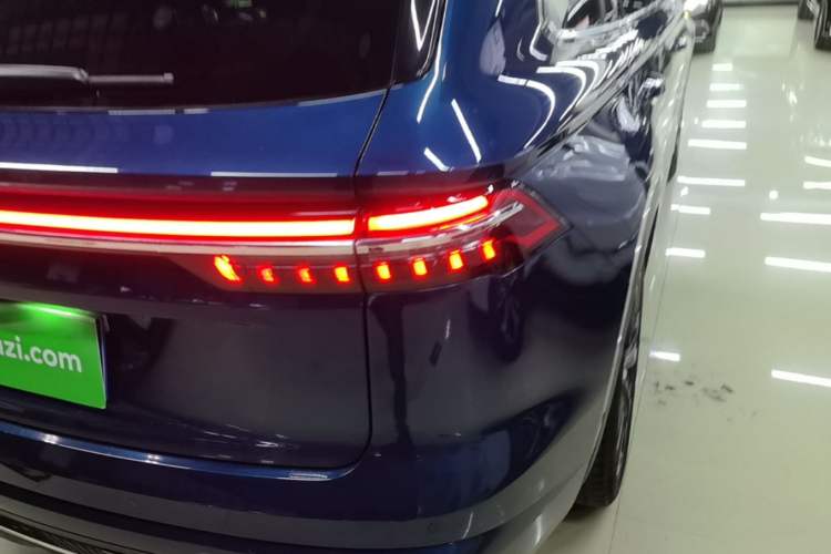 Used Geely Auto Monjaro L 2021 2.0TD DCT EVO Two-Wheel-Drive Flagship Version Right Rear Taillight