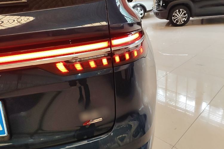 Used Geely Auto Monjaro L 2021 2.0TD High-Power Automatic All-Wheel Drive Luxury Version Right Rear Taillight