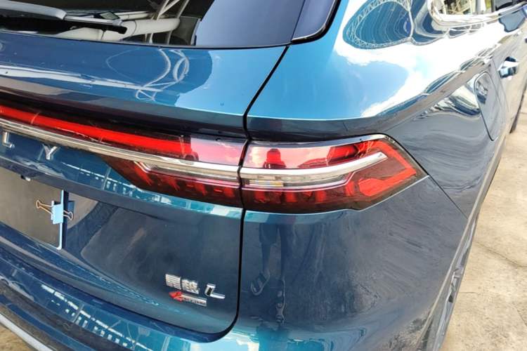 Used Geely Auto Monjaro L 2021 2.0TD High-Power Automatic All-Wheel-Drive Flagship Version Right Rear Taillight