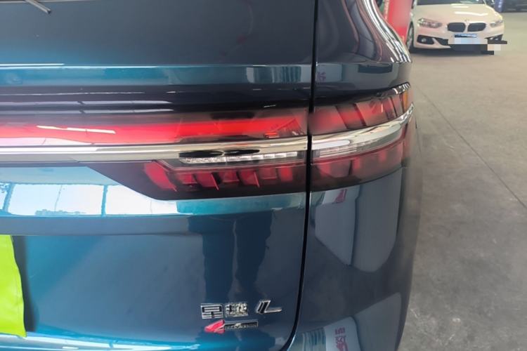 Used Geely Auto Monjaro L 2021 2.0TD High-Power Automatic All-Wheel-Drive Flagship Version Right Rear Taillight
