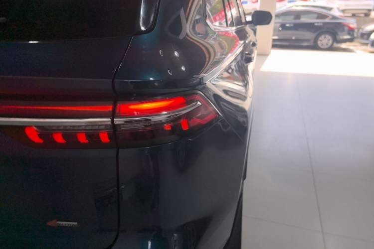 Used Geely Auto Monjaro L 2021 2.0TD DCT EVO Two-Wheel-Drive Flagship Version Right Rear Taillight