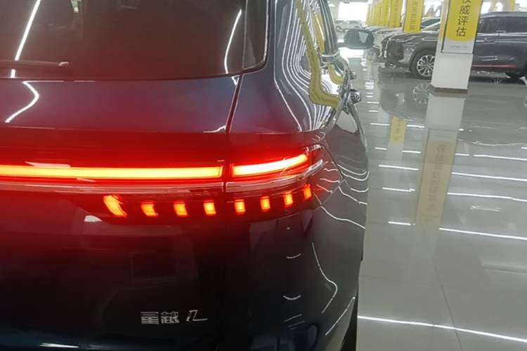 Used Geely Auto Monjaro L 2021 2.0TD DCT EVO Two-Wheel Drive Smart Luxury Version Right Rear Taillight