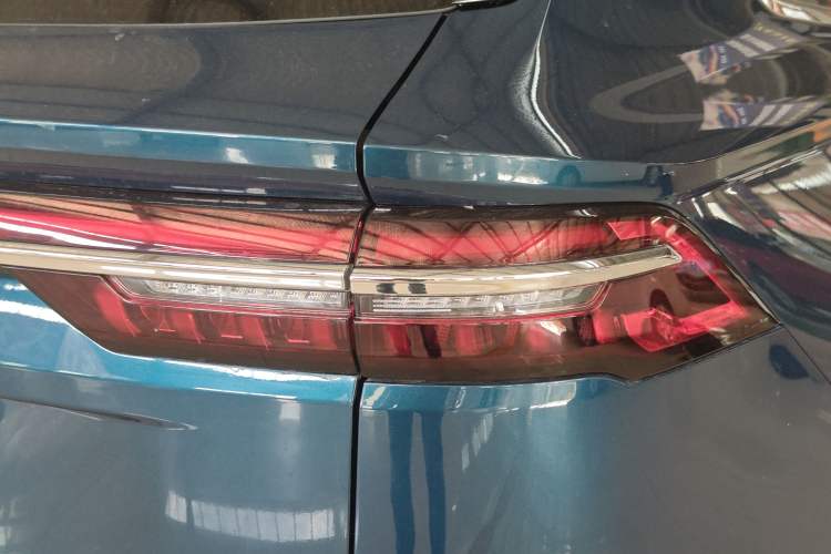 Used Geely Auto Monjaro L 2021 2.0TD DCT EVO Two-Wheel-Drive Flagship Version Right Rear Taillight