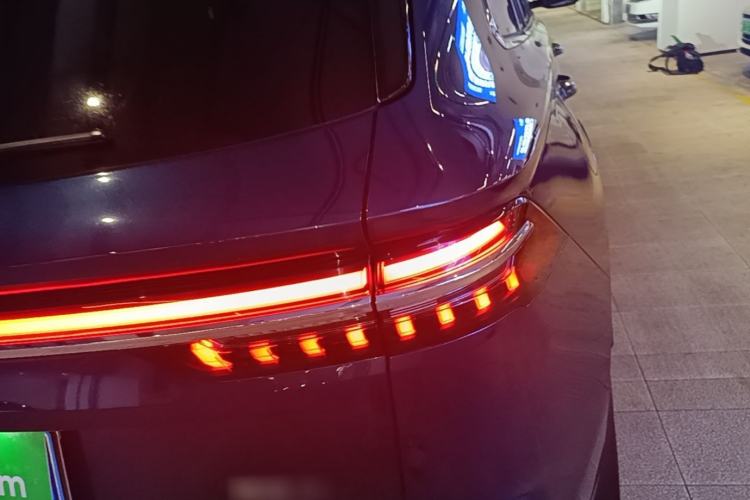 Used Geely Auto Monjaro L 2021 2.0TD High-Power Automatic All-Wheel-Drive Flagship Version Right Rear Taillight