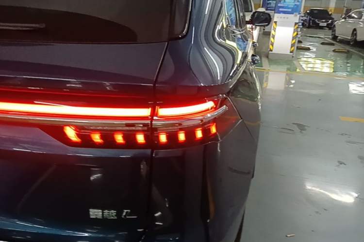 Used Geely Auto Monjaro L 2021 2.0TD DCT EVO Two-Wheel Drive Smart Luxury Version Right Rear Taillight