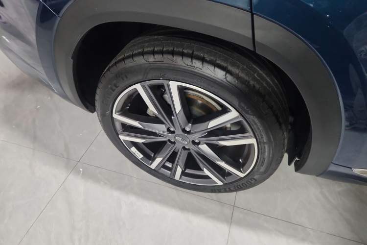 Used Geely Auto Monjaro L 2021 2.0TD DCT EVO Two-Wheel Drive Prestige Version Right Rear Wheel Hub