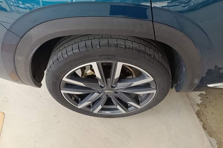 Used Geely Auto Monjaro L 2021 2.0TD High-Power Automatic All-Wheel Drive Luxury Version Right Rear Wheel Hub