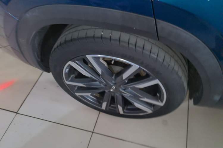 Used Geely Auto Monjaro L 2021 2.0TD High-Power Automatic All-Wheel Drive Luxury Version Right Rear Wheel Hub