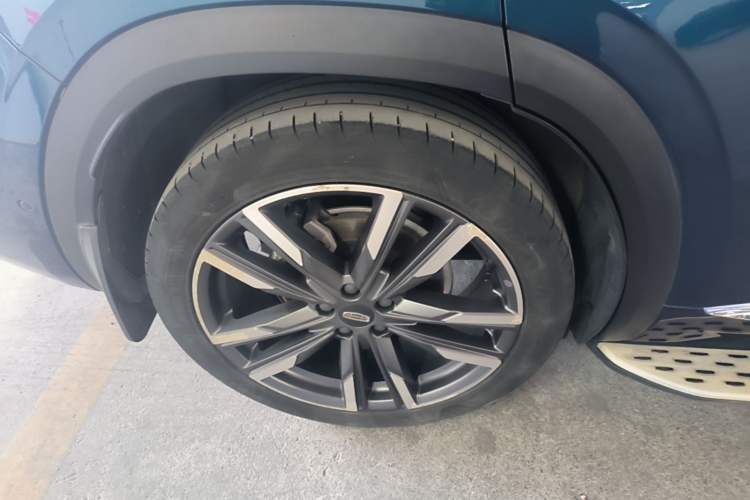 Used Geely Auto Monjaro L 2021 2.0TD High-Power Automatic All-Wheel-Drive Flagship Version Right Rear Wheel Hub