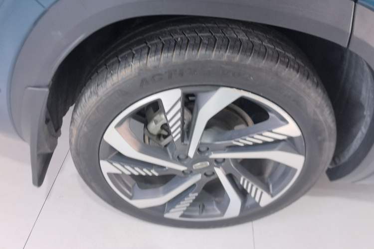 Used Geely Auto Monjaro L 2021 2.0TD DCT EVO Two-Wheel-Drive Flagship Version Right Rear Wheel Hub