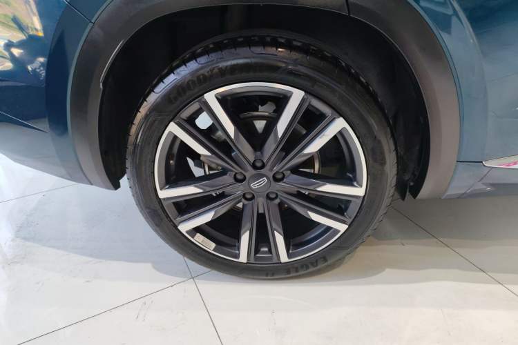 Used Geely Auto Monjaro L 2021 2.0TD DCT EVO Two-Wheel Drive Prestige Version Right Rear Wheel Hub