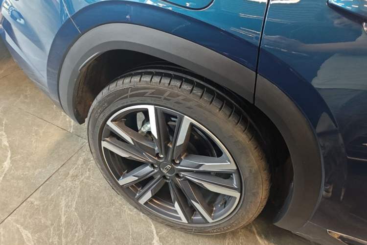 Used Geely Auto Monjaro L 2021 2.0TD DCT EVO Two-Wheel Drive Prestige Version Right Rear Wheel Hub