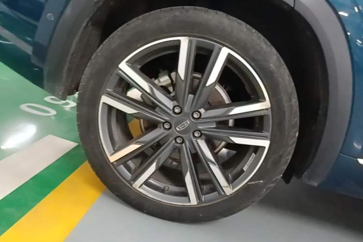 Used Geely Auto Monjaro L 2021 2.0TD DCT EVO Two-Wheel Drive Smart Luxury Version Right Rear Wheel Hub