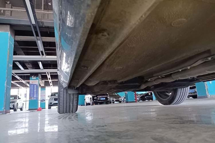 Used Geely Auto Monjaro L 2021 2.0TD High-Power Automatic All-Wheel-Drive Flagship Version Right Side Sill