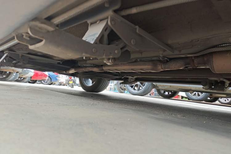 Used Geely Auto Monjaro L 2021 2.0TD High-Power Automatic All-Wheel-Drive Flagship Version Right Side Sill