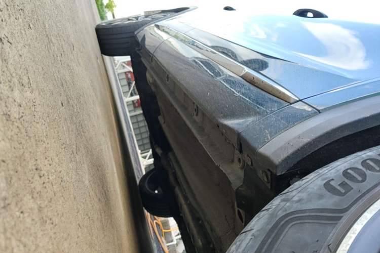 Used Geely Auto Monjaro L 2021 2.0TD High-Power Automatic All-Wheel-Drive Flagship Version Right Side Sill
