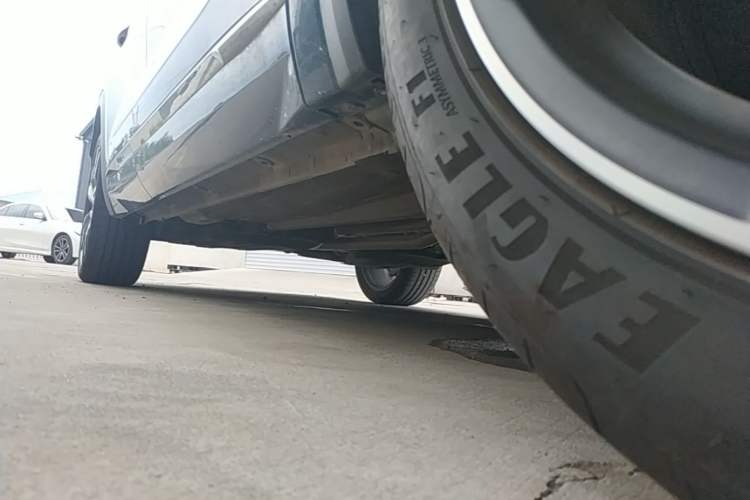Used Geely Auto Monjaro L 2021 2.0TD DCT EVO Two-Wheel Drive Smart Luxury Version Right Side Sill