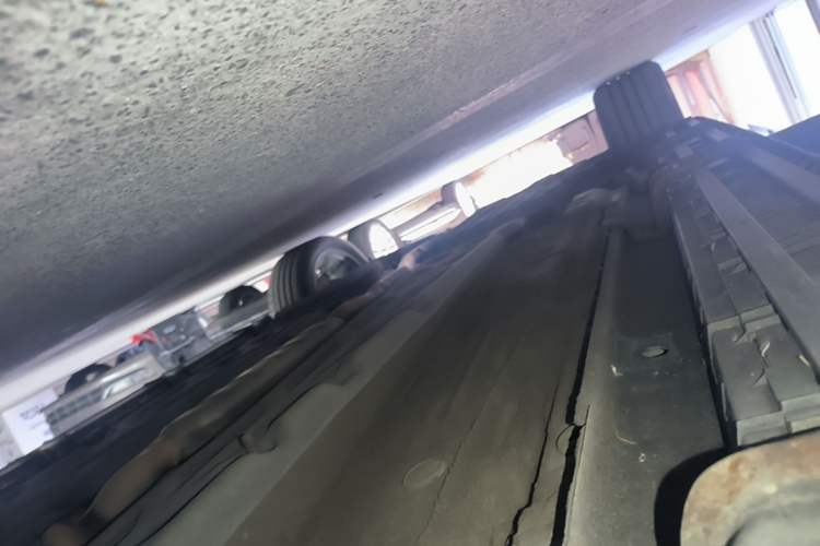 Used Geely Auto Monjaro L 2021 2.0TD High-Power Automatic All-Wheel-Drive Flagship Version Right Side Sill